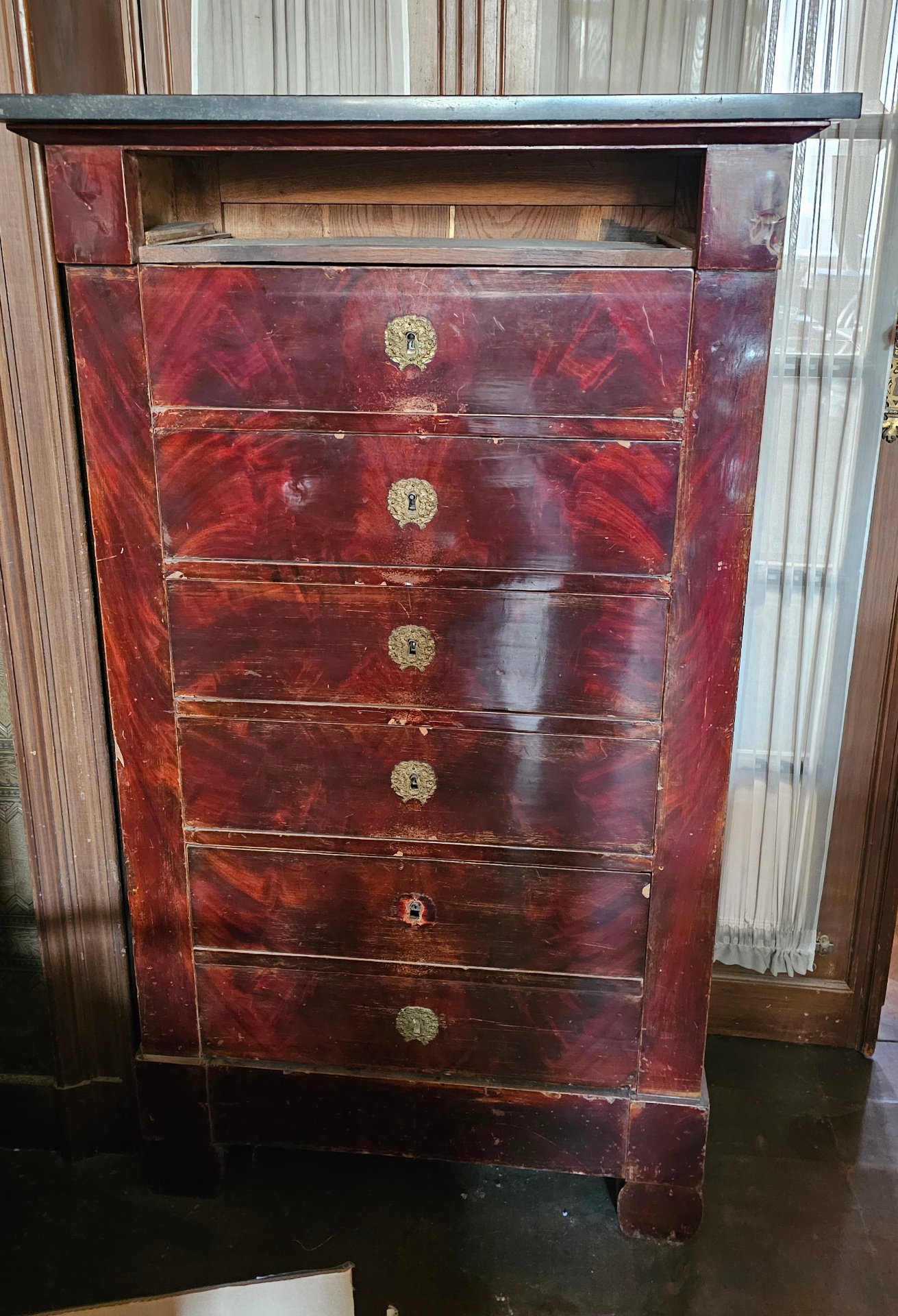 Semainier Empire en acajou avant restauration